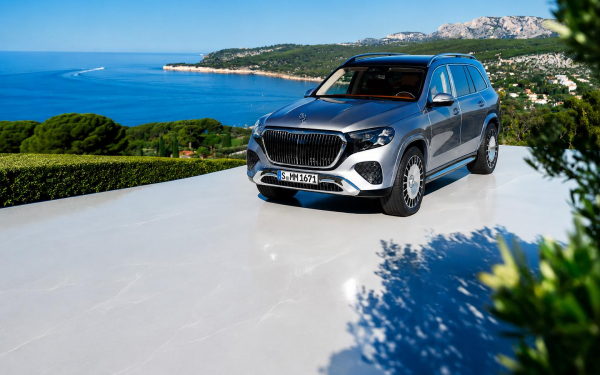 Mercedes показал новый Maybach GLS с ИИ в салоне и золотом в фарах
Mercedes показал новый Maybach GLS с ИИ в салоне и золотом в фарах