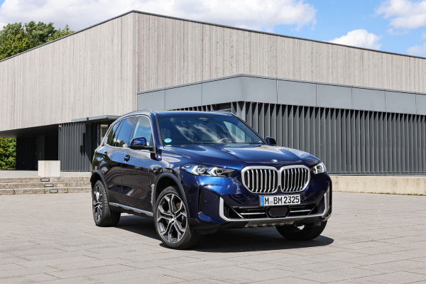 Новый BMW X5 привезут в Россию с повышенной на ₽3 млн ценой
Новый BMW X5 привезут в Россию с повышенной на ₽3 млн ценой