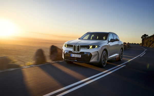 
            &laquo;Соревнование на самое уродливое авто&raquo;. Водители &laquo;разнесли&raquo; новый BMW X5
        