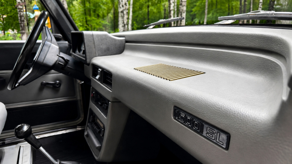 
            Привет из СССР с тормозами от Toyota Prado. Опыт владения &laquo;Москвич-2140&raquo;
        