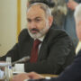 Пашинян пошел по шпалам: за право инвестировать в Армению РФ должна еще и платить