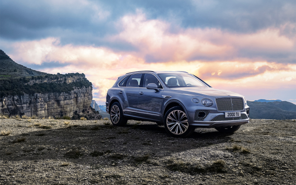 Он наклоняется в поворотах и массирует ноги. Что умеет новый Maybach GLS
Он наклоняется в поворотах и массирует ноги. Что умеет новый Maybach GLS