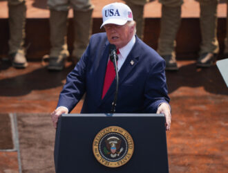 «Шпионы, пошли вон»: Трамп готовит общенациональное разоблачение
