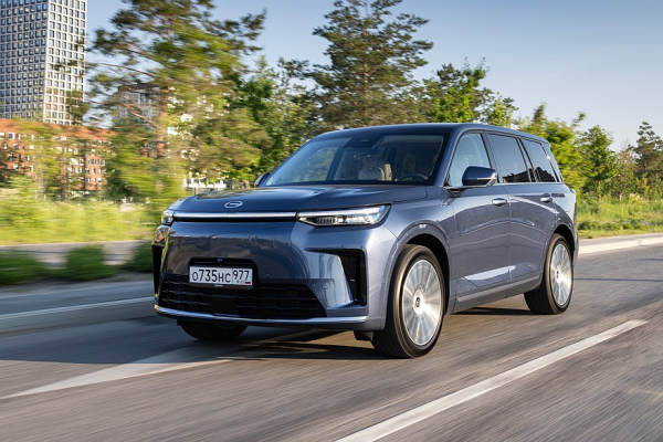 Гитарный рок, веселый гусь и кресло королевы: тест-драйв нового GAC S9 Гитарный рок, веселый гусь и кресло королевы: тест-драйв нового GAC S9