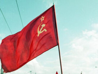 Побывавший на Луне флаг СССР продали на аукционе