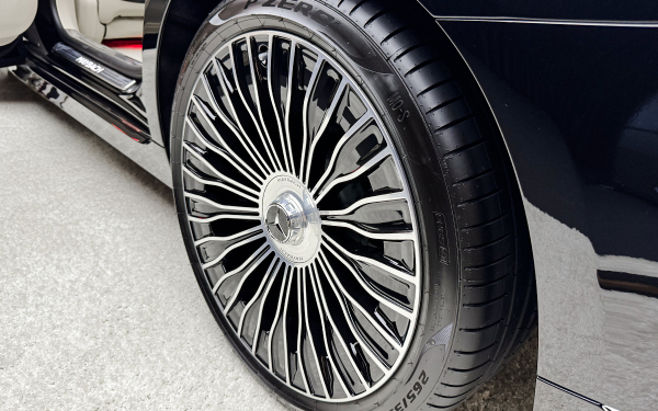 Дворецкий в придачу к машине. Первое знакомство с новым Maybach S-Class
Дворецкий в придачу к машине. Первое знакомство с новым Maybach S-Class