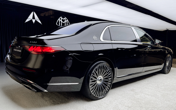 Дворецкий в придачу к машине. Первое знакомство с новым Maybach S-Class
Дворецкий в придачу к машине. Первое знакомство с новым Maybach S-Class