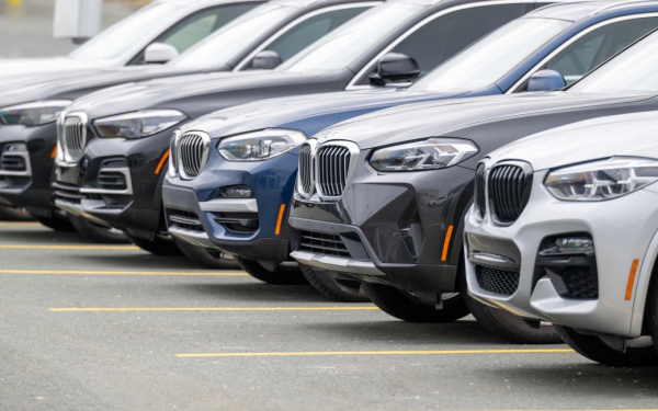 
            7 премьер, рекорд продаж EV и топ неубиваемых SUV в России. Итоги недели
        