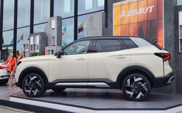
            &laquo;Первый за 50 лет&raquo;. Автожурналисты оценили перспективы нового Lada Azimut
        