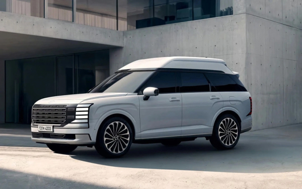 
            7 премьер, рекорд продаж EV и топ неубиваемых SUV в России. Итоги недели
        