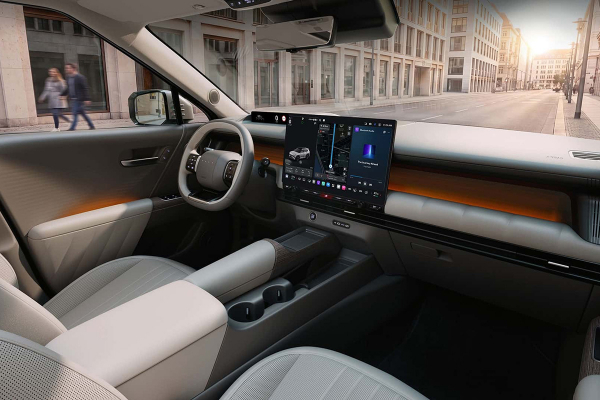 Hyundai выкатил новый Tucson с квадратным дизайном и полосками вместо фар
Hyundai выкатил новый Tucson с квадратным дизайном и полосками вместо фар