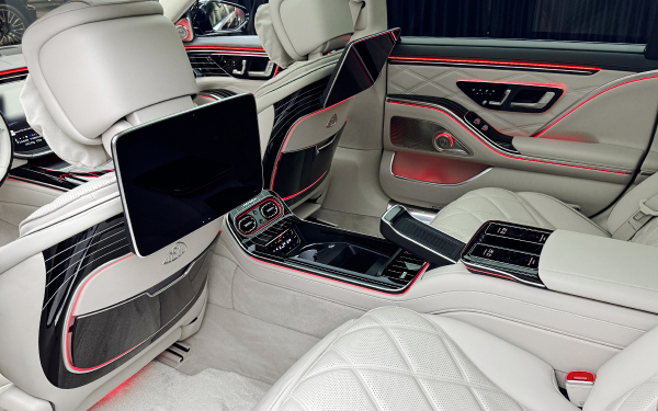 Дворецкий в придачу к машине. Первое знакомство с новым Maybach S-Class
Дворецкий в придачу к машине. Первое знакомство с новым Maybach S-Class