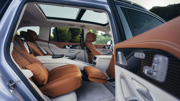 
            &laquo;Ждать полгода&raquo;. Дилеры&nbsp;&mdash; о сроках появления нового Maybach GLS в России
        