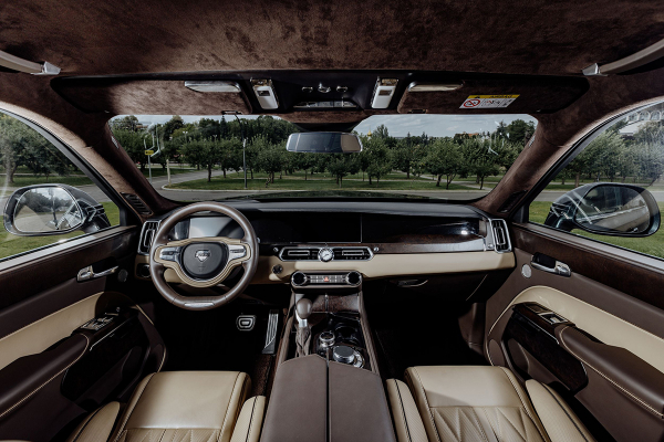 
            Русский ответ Rolls-Royce. Первый тест кроссовера Aurus Komendant
        