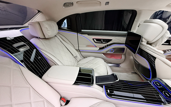 Дворецкий в придачу к машине. Первое знакомство с новым Maybach S-Class
Дворецкий в придачу к машине. Первое знакомство с новым Maybach S-Class