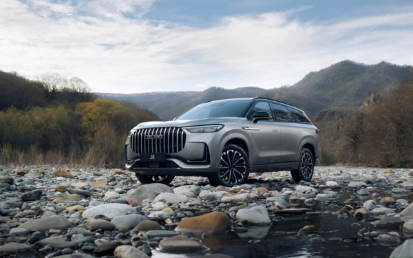 
            7 премьер, рекорд продаж EV и топ неубиваемых SUV в России. Итоги недели
        