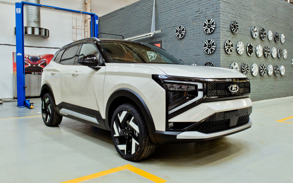 
            &laquo;Первый за 50 лет&raquo;. Автожурналисты оценили перспективы нового Lada Azimut
        