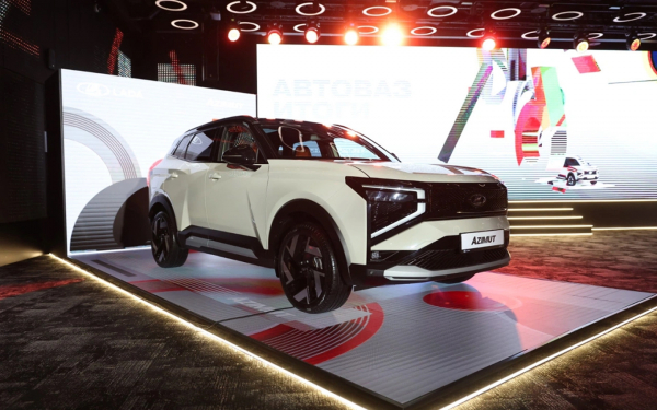 
            &laquo;Первый за 50 лет&raquo;. Автожурналисты оценили перспективы нового Lada Azimut
        