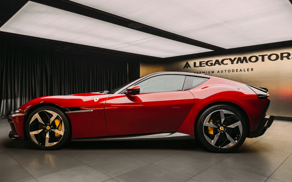 
            Зумеры и 12Cilindri. Обзор последнего суперкара Ferrari старой школы
        