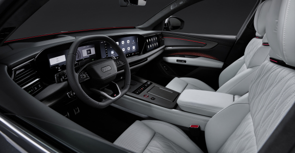 Он откроет дверь по телефону. Audi представил флагманский кроссовер Q9
Он откроет дверь по телефону. Audi представил флагманский кроссовер Q9