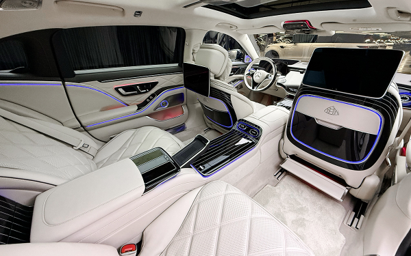 Дворецкий в придачу к машине. Первое знакомство с новым Maybach S-Class
Дворецкий в придачу к машине. Первое знакомство с новым Maybach S-Class