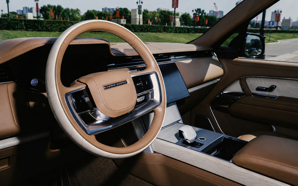 Maybach, не завидуй! Тест самого роскошного и дорогого Range Rover SV
Maybach, не завидуй! Тест самого роскошного и дорогого Range Rover SV