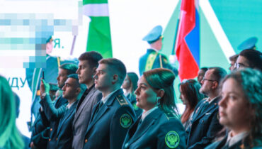 Молодые таможенники учились ловить контрабанду на форуме в Москве