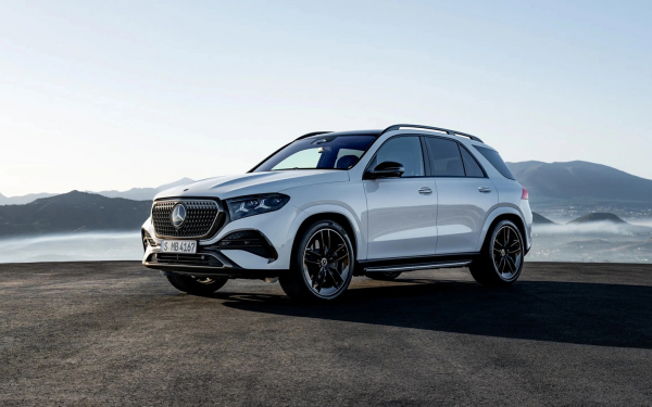
            Успеть до нового утильсбора. В Россию привезут новые BMW, Audi и Mercedes
        