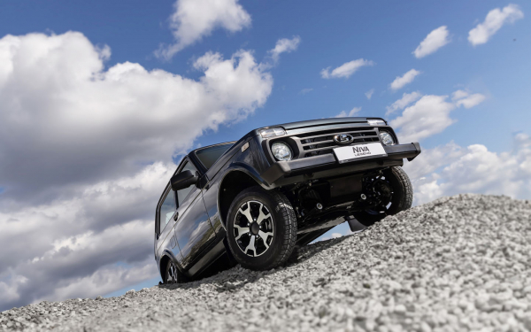 Она пережила 350 изменений. Первый тест Lada Niva Legend c мотором 1,8 л
Она пережила 350 изменений. Первый тест Lada Niva Legend c мотором 1,8 л