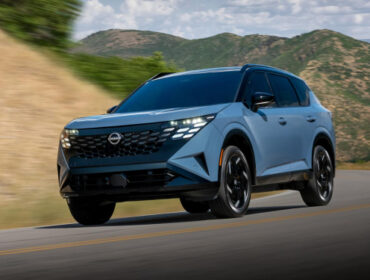 Nissan представил новый X-Trail. Это гибрид с полным приводом