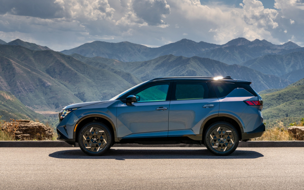 Nissan представил новый X-Trail. Это гибрид с полным приводом
Nissan представил новый X-Trail. Это гибрид с полным приводом