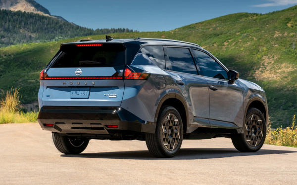 Nissan представил новый X-Trail. Это гибрид с полным приводом
Nissan представил новый X-Trail. Это гибрид с полным приводом