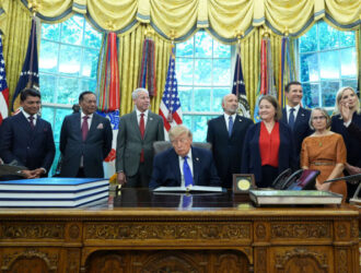 Трамп и главы компаний подписали «морально обязывающие» соглашения о добровольном контроле ИИ