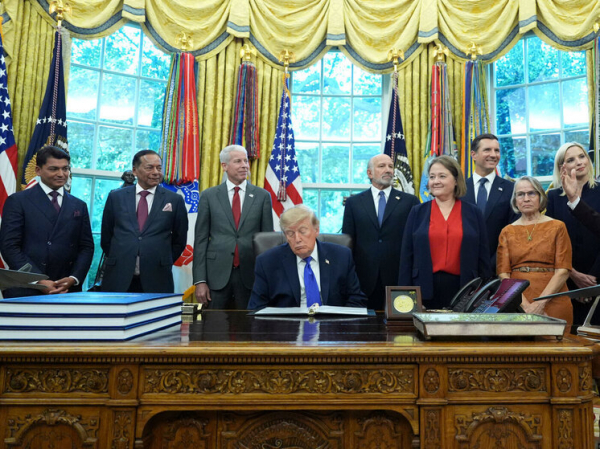 Трамп и главы компаний подписали «морально обязывающие» соглашения о добровольном контроле ИИ