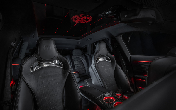 AMG представил кроссовер GT с персональным тренером и искусственным V8
AMG представил кроссовер GT с персональным тренером и искусственным V8