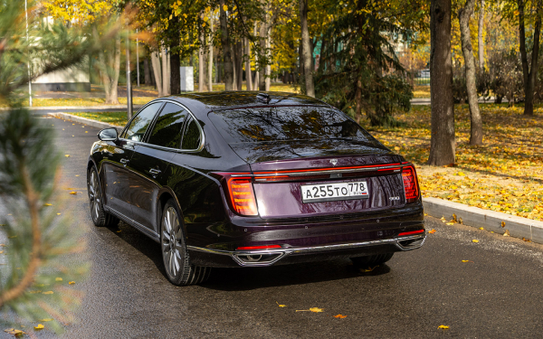 Уже не Hongqi, но еще не Aurus. Первый тест российского седана Senat 900
Уже не Hongqi, но еще не Aurus. Первый тест российского седана Senat 900