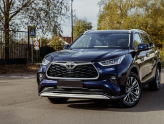Последний настоящий. Тест-драйв Toyota Highlander четвертого поколения
