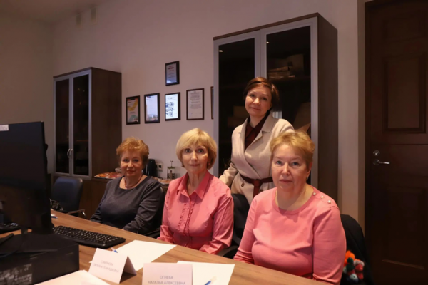 Возраст серебряный, а голова золотая Возраст серебряный, а голова золотая