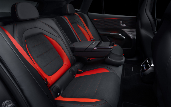 AMG представил кроссовер GT с персональным тренером и искусственным V8
AMG представил кроссовер GT с персональным тренером и искусственным V8