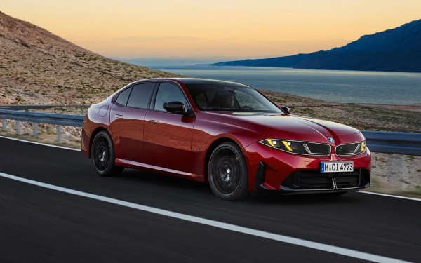 Новую «тройку» BMW привезут в Россию. Дилеры назвали сроки и цены
Новую «тройку» BMW привезут в Россию. Дилеры назвали сроки и цены