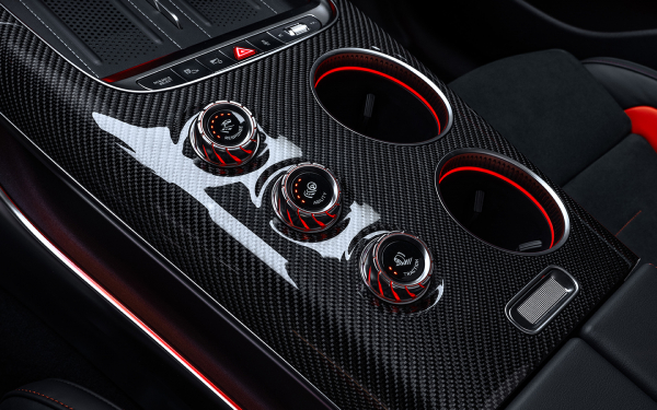 AMG представил кроссовер GT с персональным тренером и искусственным V8
AMG представил кроссовер GT с персональным тренером и искусственным V8