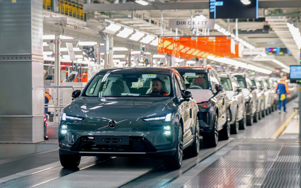 
            Отсрочка по утильсбору, &laquo;огненная&raquo; Toyota и новый Tenet. Итоги недели
        